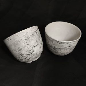 Marble effect clay pots top side